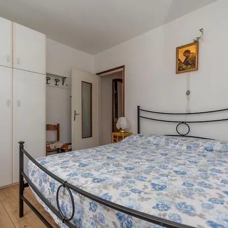 Apartment Elisena