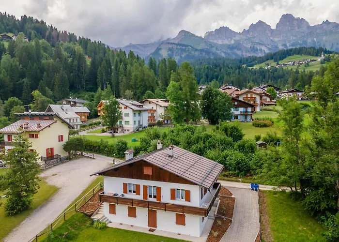 Elisena Apartman